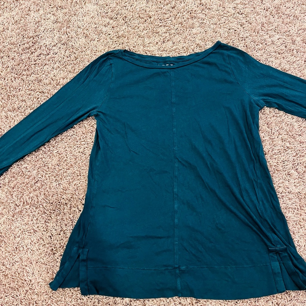 Super cute Loft long sleeve tee